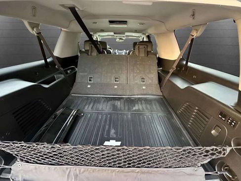Used 2020 Chevrolet Suburban Premier AWD/4WD image 10