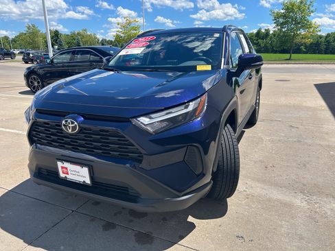 Used 2025 Toyota RAV4 XLE AWD/4WD image 3