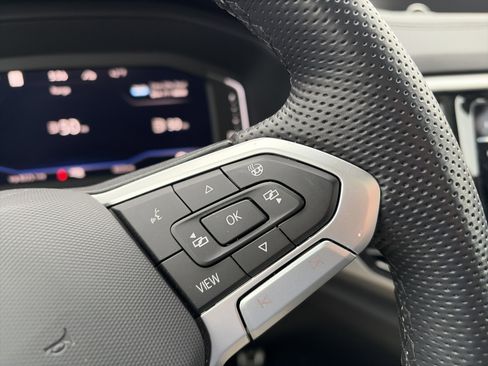 Used 2023 Volkswagen Atlas Cross Sport SEL R-Line image 28