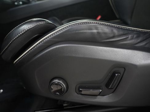 Used 2018 Volvo XC60 T6 R-Design w/ Convenience Package image 26