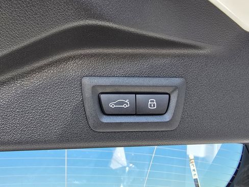 New 2026 BMW X5 xDrive50e w/ Executive Package image 10