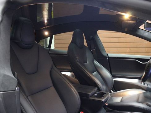 Used 2020 Tesla Model S Performance image 39