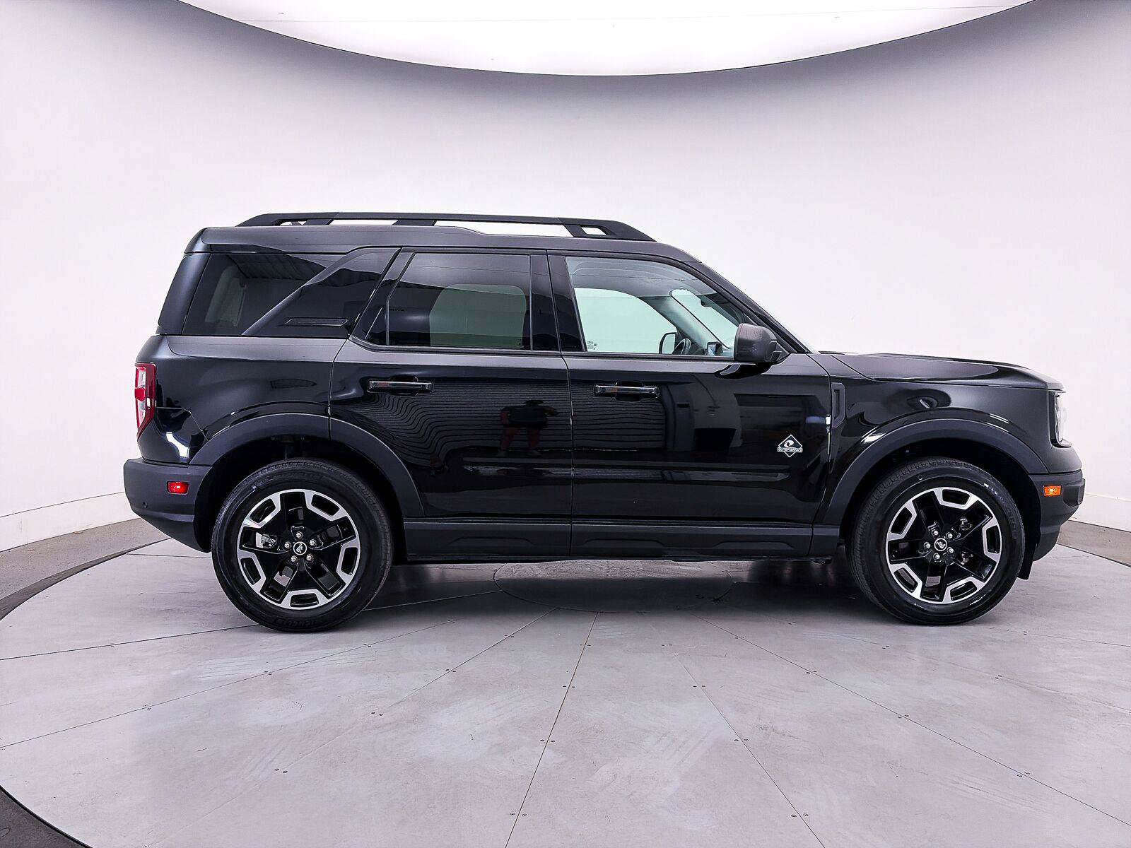 Used 2023 Ford Bronco Sport Outer Banks w/ Tech Package AWD/4WD image 42