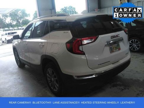 Used 2024 GMC Terrain SLT AWD/4WD image 2