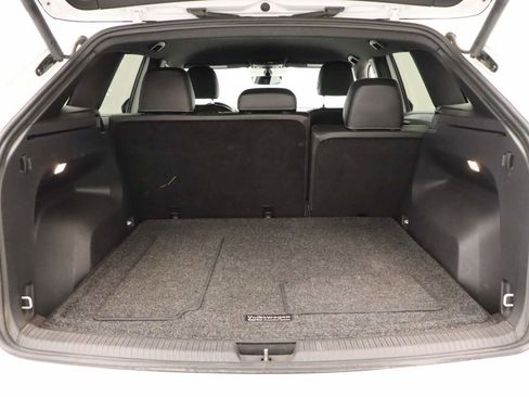 Used 2020 Volkswagen Atlas Cross Sport SE image 18