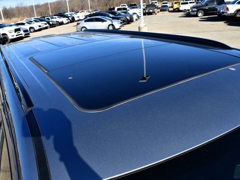 Used 2023 GMC Yukon XL AT4 w/ AT4 Premium Plus Package image 9