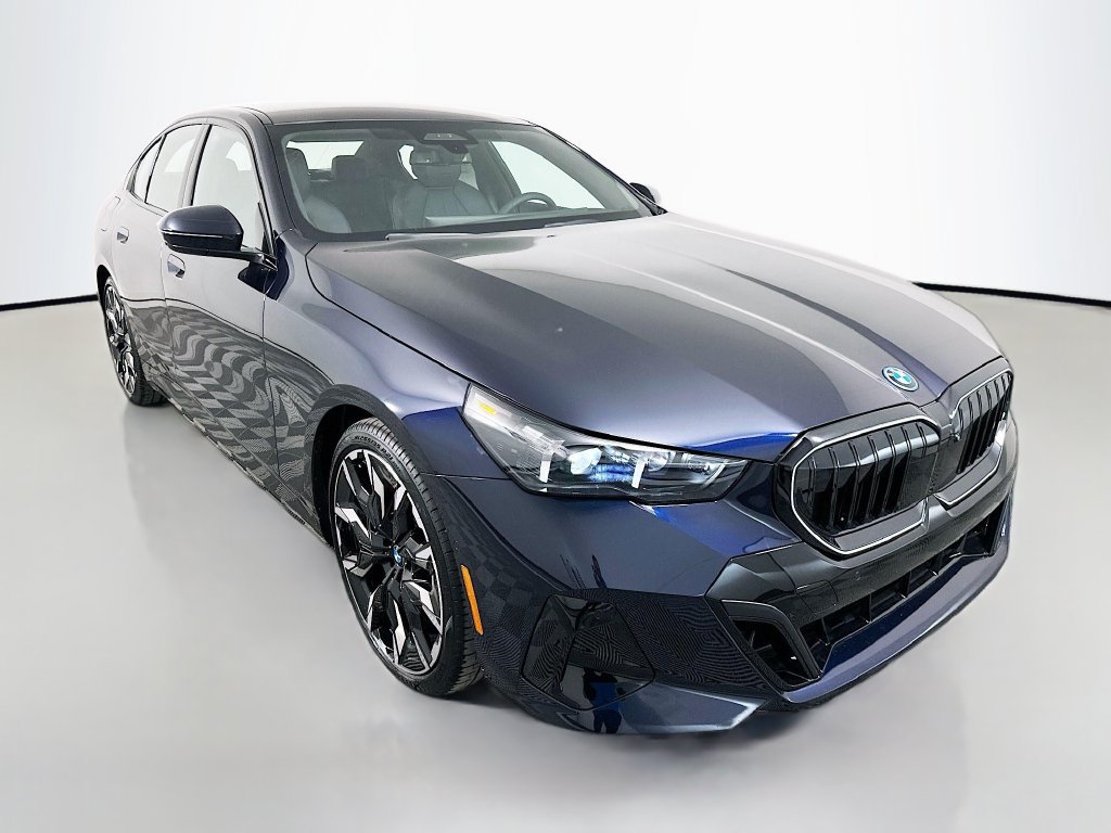 Used 2026 BMW 550e xDrive AWD/4WD image 3