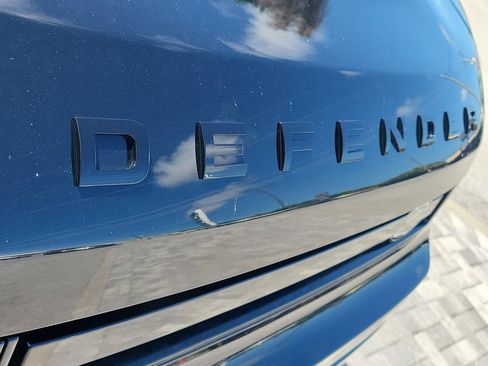 Used 2023 Land Rover Defender 110 X-Dynamic SE AWD/4WD image 9