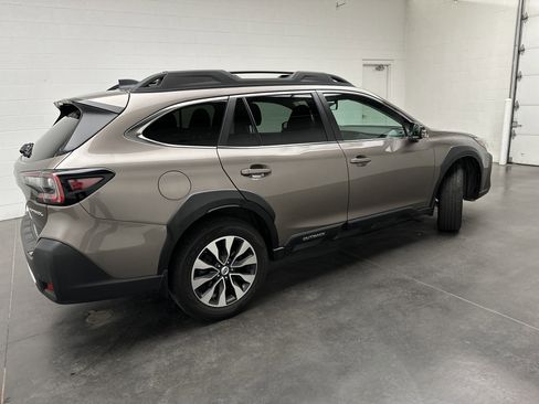 Used 2023 Subaru Outback Limited w/ Popular Package #2 AWD/4WD image 9