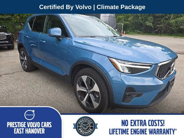 Used 2025 Volvo XC40 B5 Plus AWD/4WD image 1