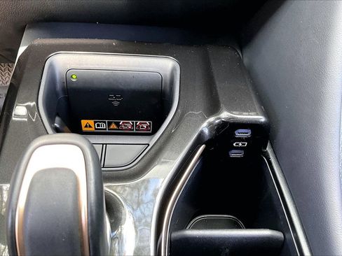 Used 2025 Toyota Crown Signia w/ Advanced Technology Package image 26