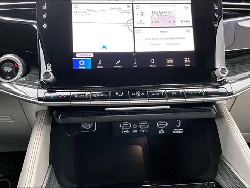 Used 2022 Jeep Wagoneer Series III w/ Premium Group I image 34