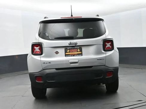 Used 2021 Jeep Renegade Latitude w/ Convenience Group AWD/4WD image 8