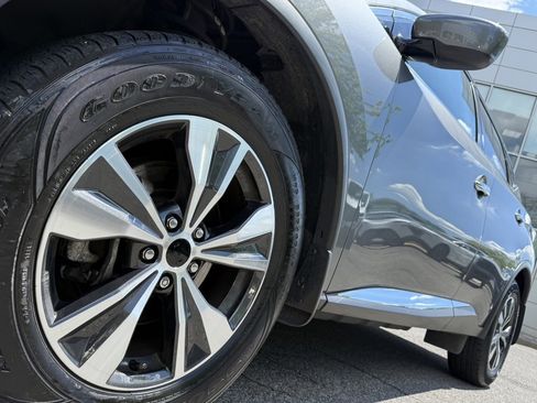 Used 2022 Nissan Murano S image 9