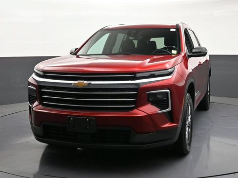 Certified 2026 Chevrolet Traverse LT w/ Driver Confidence Package AWD/4WD image 8