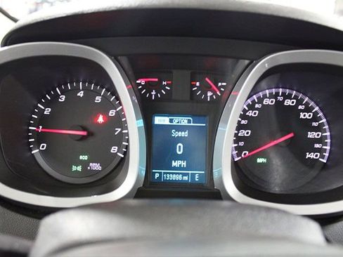 Used 2017 Chevrolet Equinox LS FWD image 11
