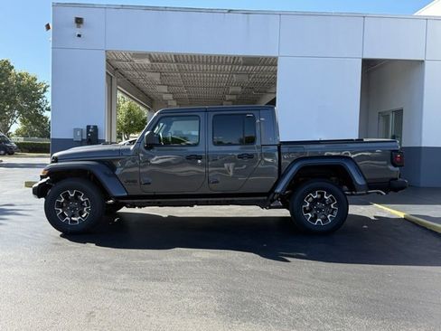 New 2025 Jeep Gladiator Sport w/ Premium Package image 5