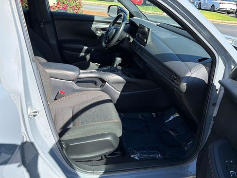 Used 2024 Honda HR-V Sport image 12