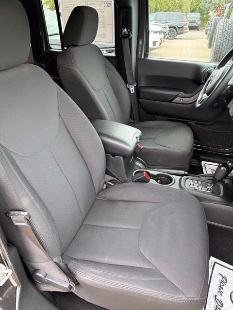 Used 2018 Jeep Wrangler Unlimited Sport AWD/4WD image 15
