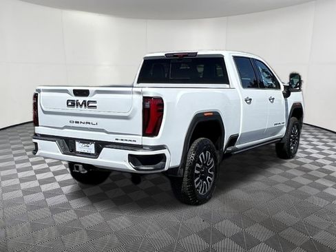 Used 2024 GMC Sierra 3500 Denali Ultimate AWD/4WD image 6