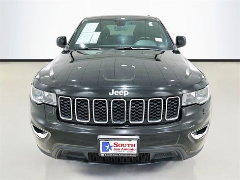 Used 2022 Jeep Grand Cherokee Laredo E image 32