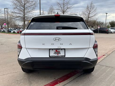 Used 2025 Hyundai Kona SEL image 7