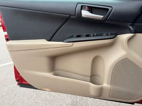 Used 2013 Toyota Camry LE image 23