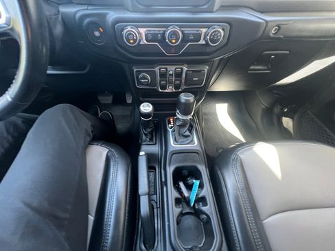 Used 2020 Jeep Gladiator Sport w/ Quick Order Package 24S image 12