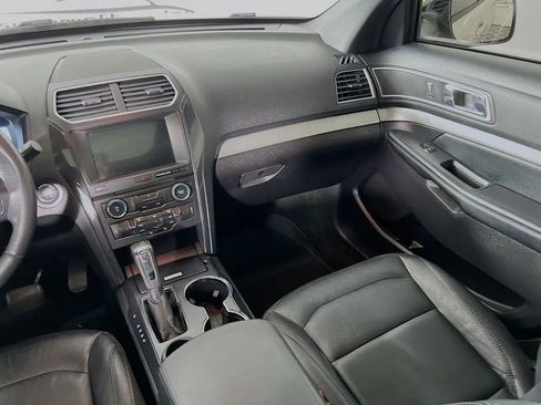 Used 2017 Ford Explorer XLT w/ Equipment Group 202A image 24