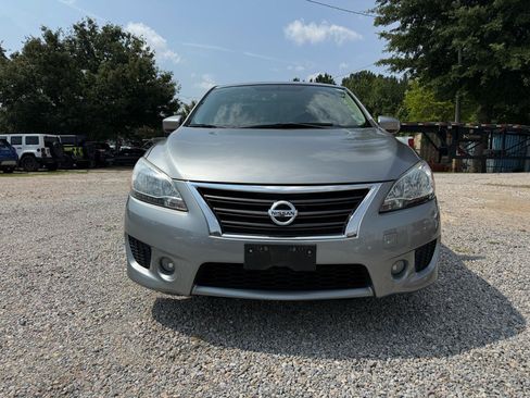 Used 2014 Nissan Sentra SR w/ SR Driver Package FWD image 2