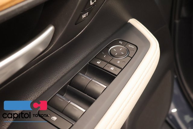 Used 2025 Toyota Grand Highlander AWD Hybrid image 11