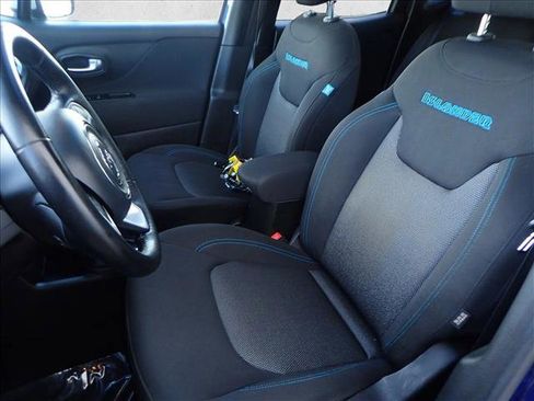 Used 2021 Jeep Renegade Latitude image 11