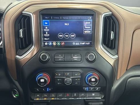 Used 2020 Chevrolet Silverado 1500 High Country w/ Technology Package image 13