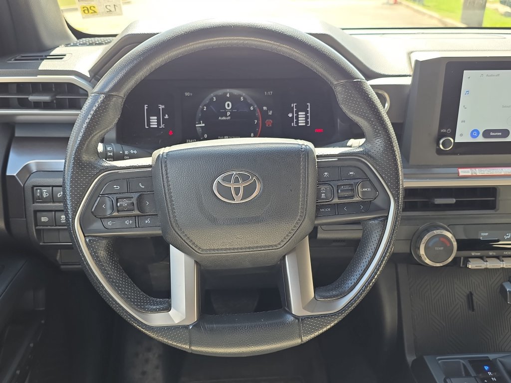 Used 2025 Toyota 4Runner SR5 AWD/4WD image 17