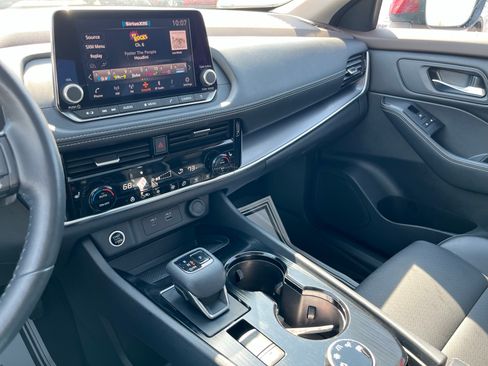 Used 2022 Nissan Rogue SV w/ SV Premium Package AWD/4WD image 27