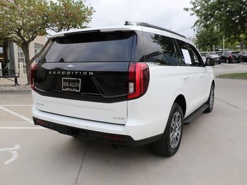 Used 2025 Ford Expedition Active AWD/4WD image 6
