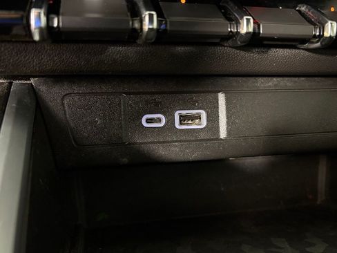 Used 2024 Chevrolet Colorado LT AWD/4WD image 29