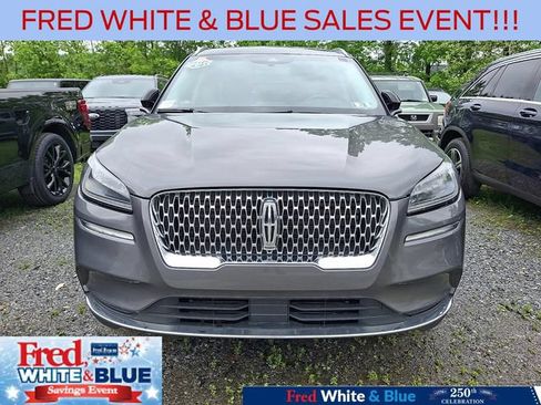 Used 2022 Lincoln Corsair AWD w/ Premium Package image 2