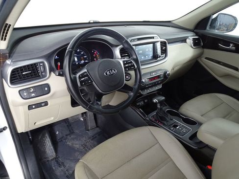 Used 2019 Kia Sorento EX image 23