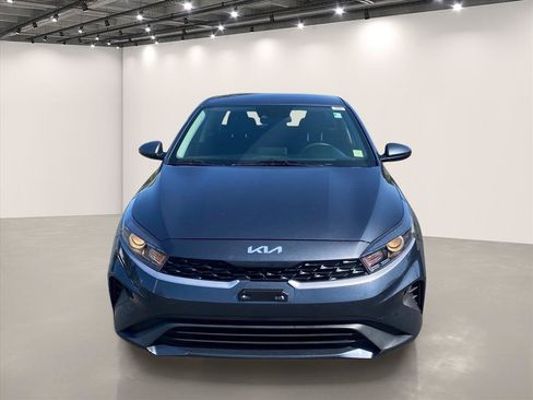 Certified 2023 Kia Forte LXS FWD image 3