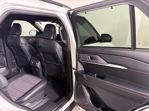 Certified 2025 Ford Explorer ST-Line w/ Premium Package image 37