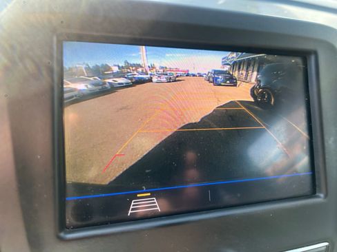 Used 2020 Chevrolet Equinox LT image 32