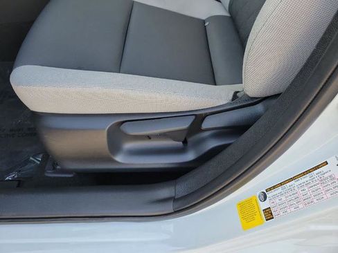 Used 2025 Toyota Corolla LE image 20