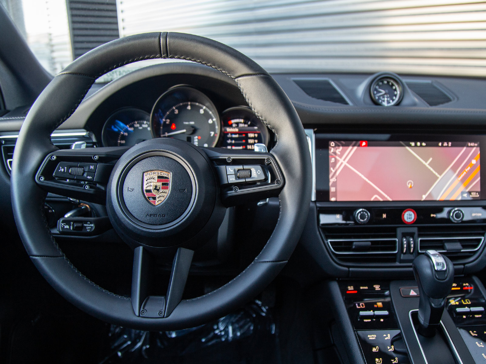 Certified 2026 Porsche Macan AWD/4WD image 16