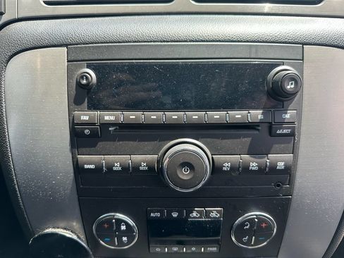 Used 2012 Chevrolet Avalanche LT w/ Suspension Package, Off-Road AWD/4WD image 19