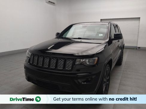 Used 2017 Jeep Grand Cherokee Altitude AWD/4WD image 1