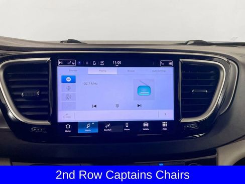 Used 2024 Chrysler Pacifica Touring-L image 16