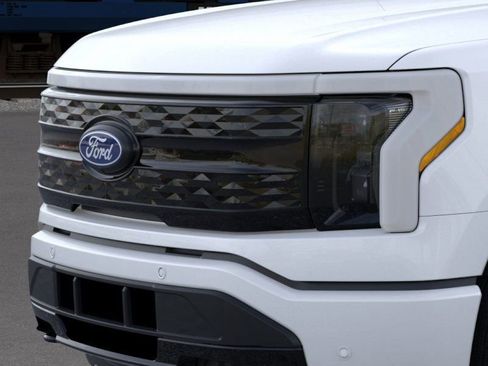 New 2025 Ford F150 Lightning Platinum AWD/4WD image 17