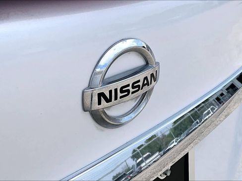 Used 2015 Nissan Sentra SR FWD image 30