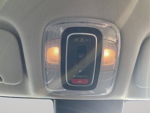 Used 2023 Hyundai Elantra Limited w/ Cargo Package image 6